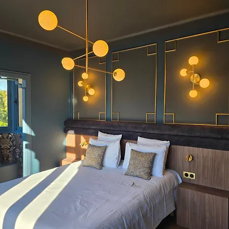 Le Castel Guesthouse-2