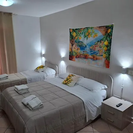 Le Lumìe L' antico Cortile Camere Con Cucina Privata With Private Kitchen-3