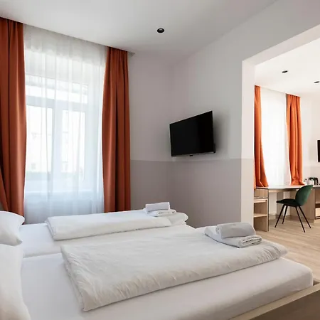 Villa Floeckner Bed & Breakfast-3