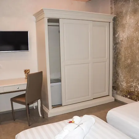 B&B Vicoli Di Napoli-3