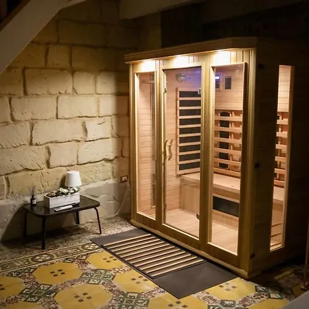 Victoria Luxury Suite-3