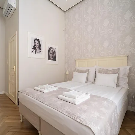 Serenity Boutique Budapest-3
