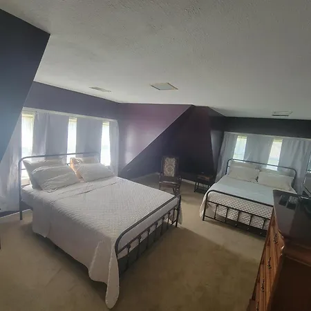 The Weis Mansion Bed And Breakfast-3