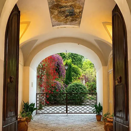 Palazzo Murat Luxury Rooms-3