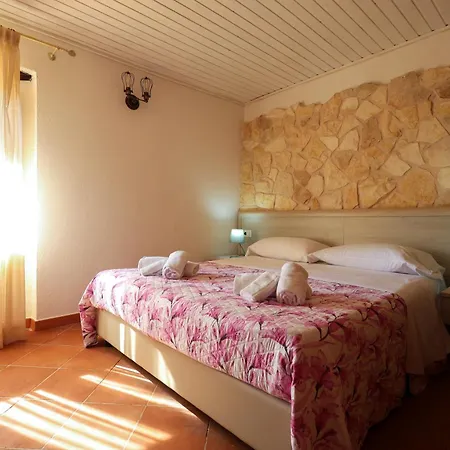 Villa Maria Elena Charme Rooms Sul Mare-2