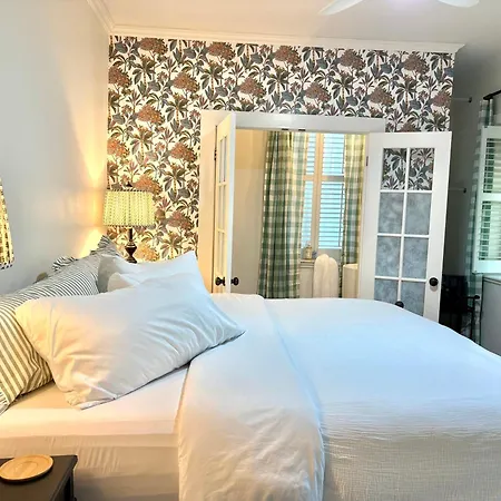 Plantation House Bed & Breakfast-3