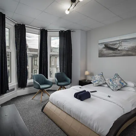 100 Pipers Hotel-3