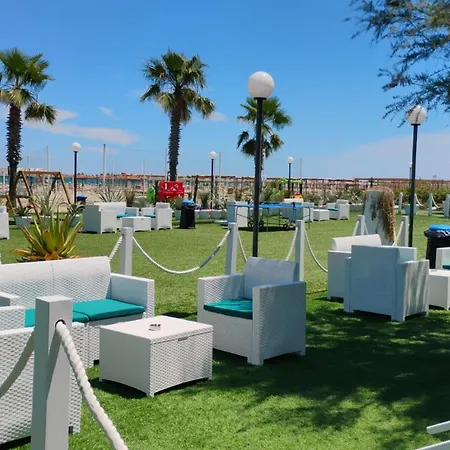 Aurora Beach & Suite-2