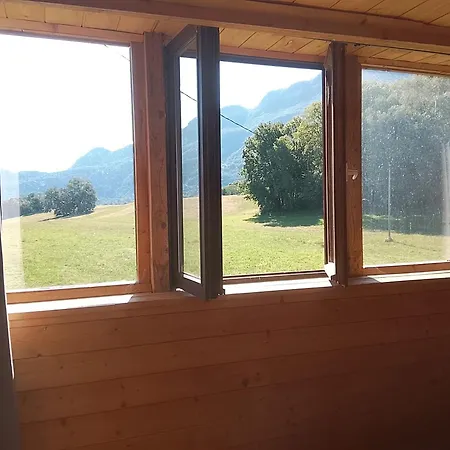 La Chambre Montagne Chez Les Garcons-2