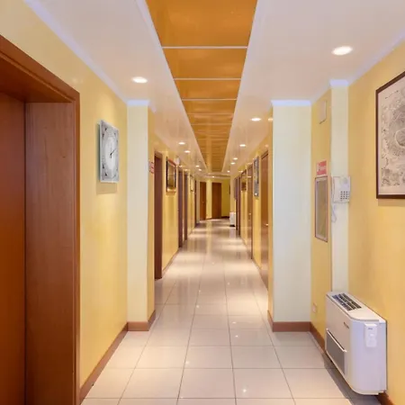 Albergo Nuova Aurora - Free Parking & Breakfast-2