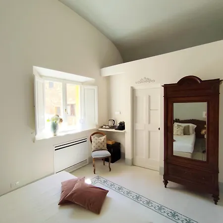 Dimora Dell'Erbe Rooms-2