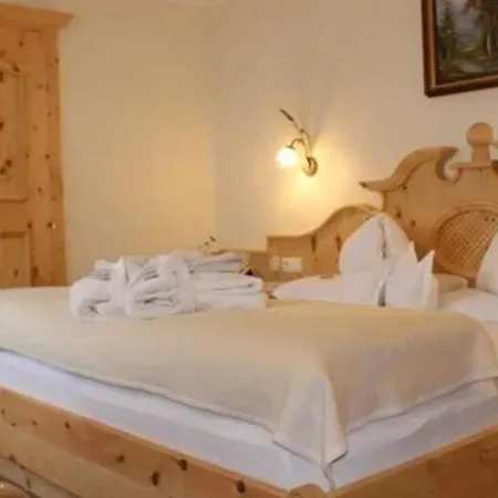 Hotel Edelweiẞ garni - b&b-2