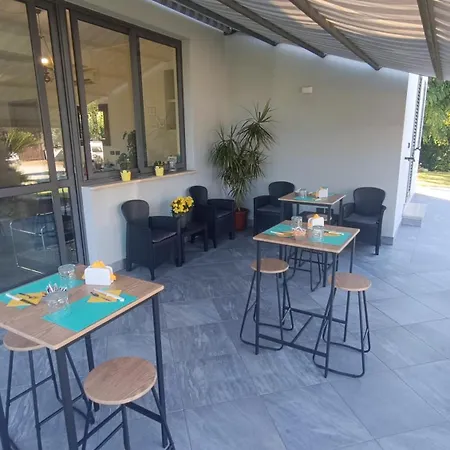 La Flacca Rooms-3