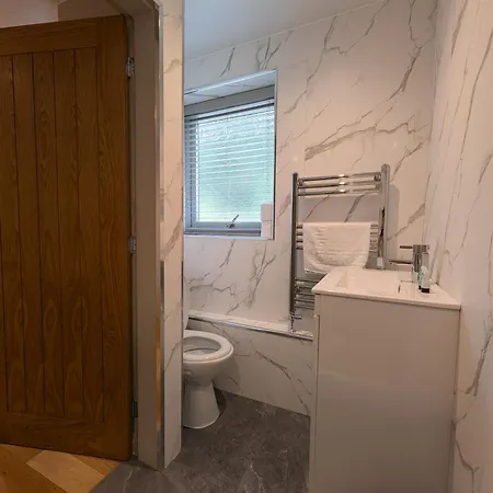 Casa Brighouse-3