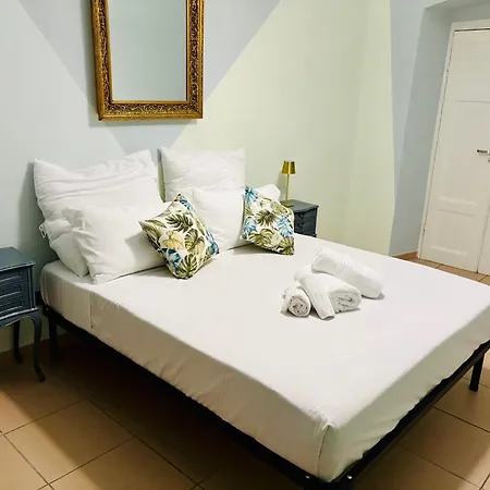 Room Mercedes-3