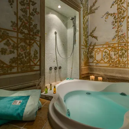 Boutique Hotel In Piazza Della Signoria-3