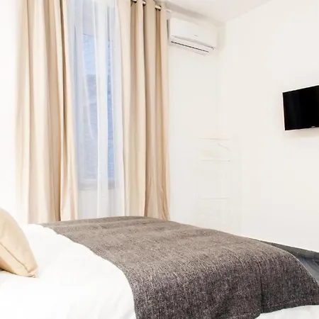 Demi Rooms-3