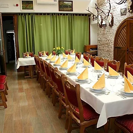 Piroska Csarda Es Panzio-2