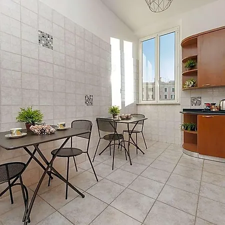 B&B Retro Rooms Termini-3