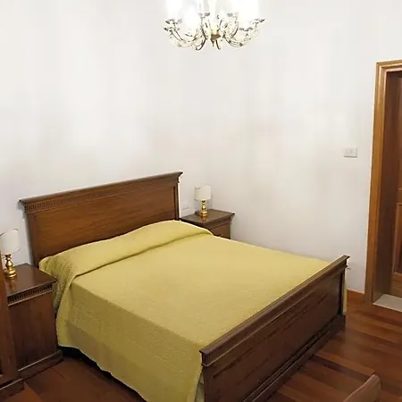B & B Nina-3