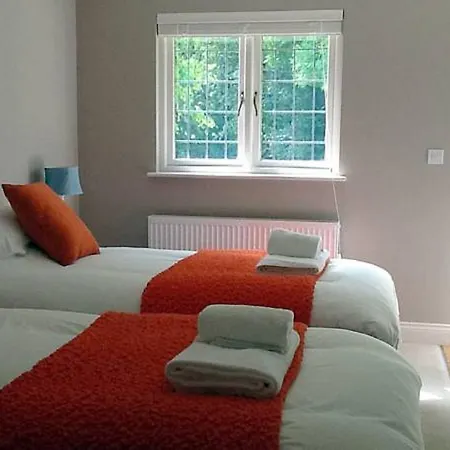 Garden Cottage Bed And Breakfast-3