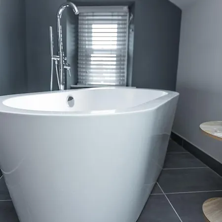 St Valery Boutique Bed + Breakfast-3
