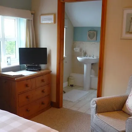 White Cottage Bed And Breakfast-2