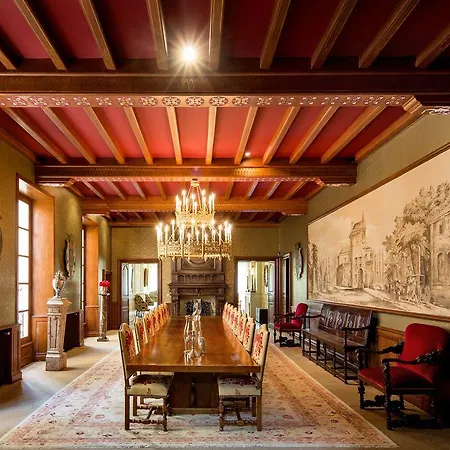 Chateau La Tour Carnet-3
