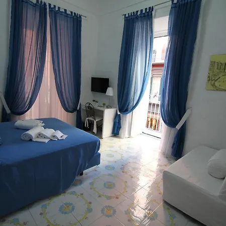 Le Vie Di Napoli B&B-3