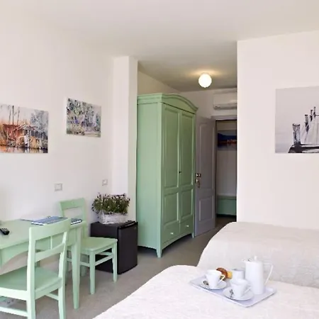 LIù B&B-3