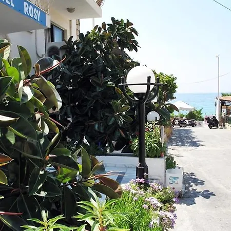 Rosy Hotel-3