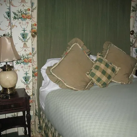 A Cambridge House Inn-3