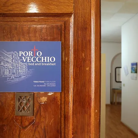 B&B Porto Vecchio ROOMS - Stazione Centrale Trieste-2