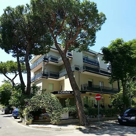 Fiorina Bed&Breakfast - Colazione fino a mezzogiorno - Beach Village gratuito - Parcheggio moto gratis e videosorvegliato-2