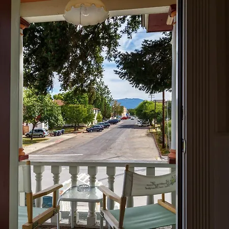 Roseberry House Bed And Breakfast-3