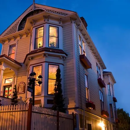 Humboldt House Bed & Breakfast-3