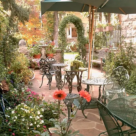 Castle Marne Bed & Breakfast-3