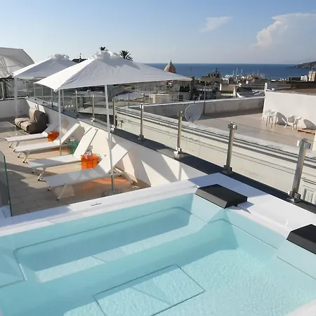 White 1903 - Rooftop Pool & Luxury Rooms-3