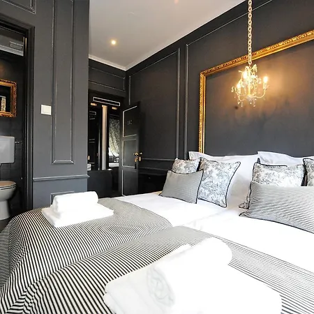 Angra Bed & Breakfast-3