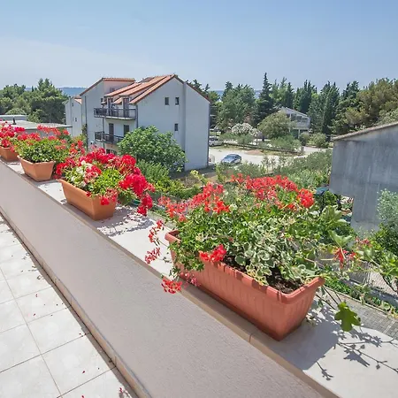 Guesthouse Helena-3