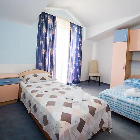 Guesthouse Helena-3