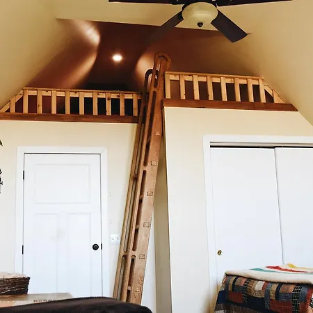 Country Barn B And B-2