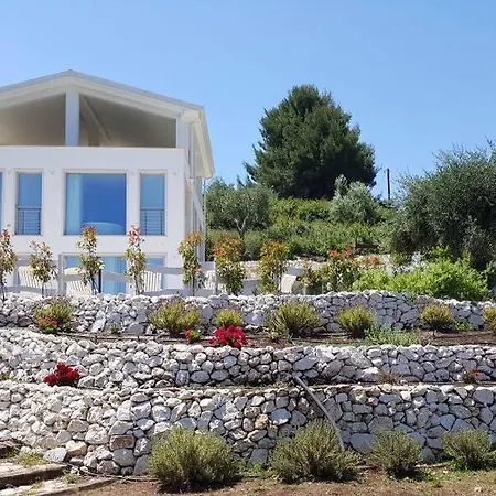 Max Luxury Suite - Servizio Spiaggia Inclusa-3
