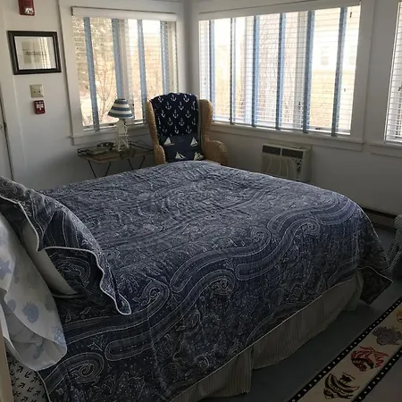 Topsides Bed & Breakfast-3