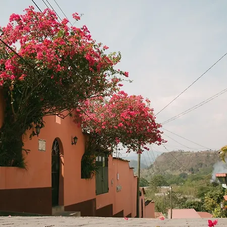 La Casa De Cafe Bed And Breakfast-3