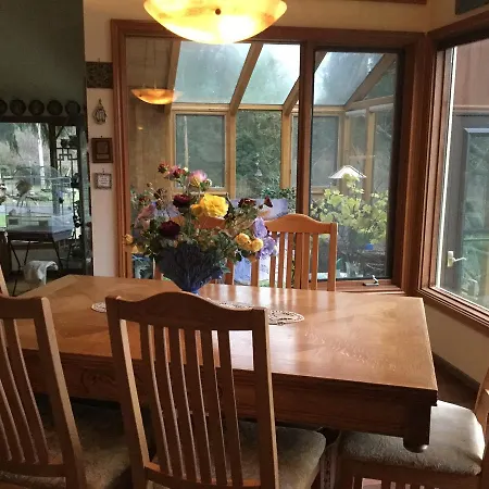A Cascade View Bed And Breakfast-3