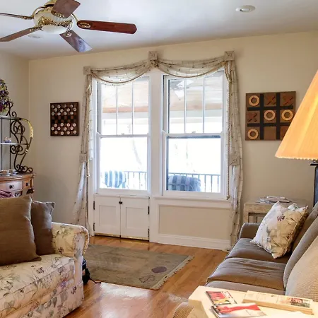 Gaslight Bed & Breakfast-3