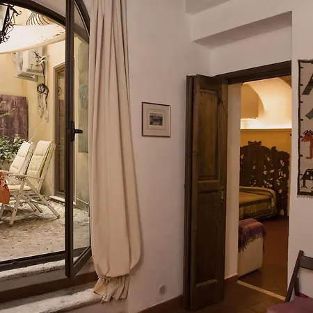 Palazzo Maggiore-3