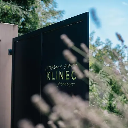 Klinec Plesivo Art Rooms-3