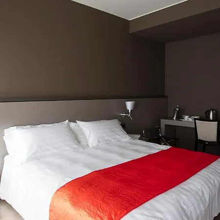 Zara Rooms & Suites-3